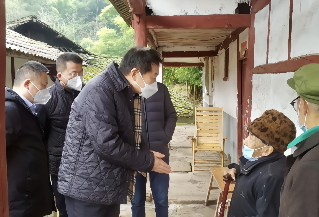 四川省尊龙集团党委书记、董事长任丁率队赴嘉陵区开展帮扶工作